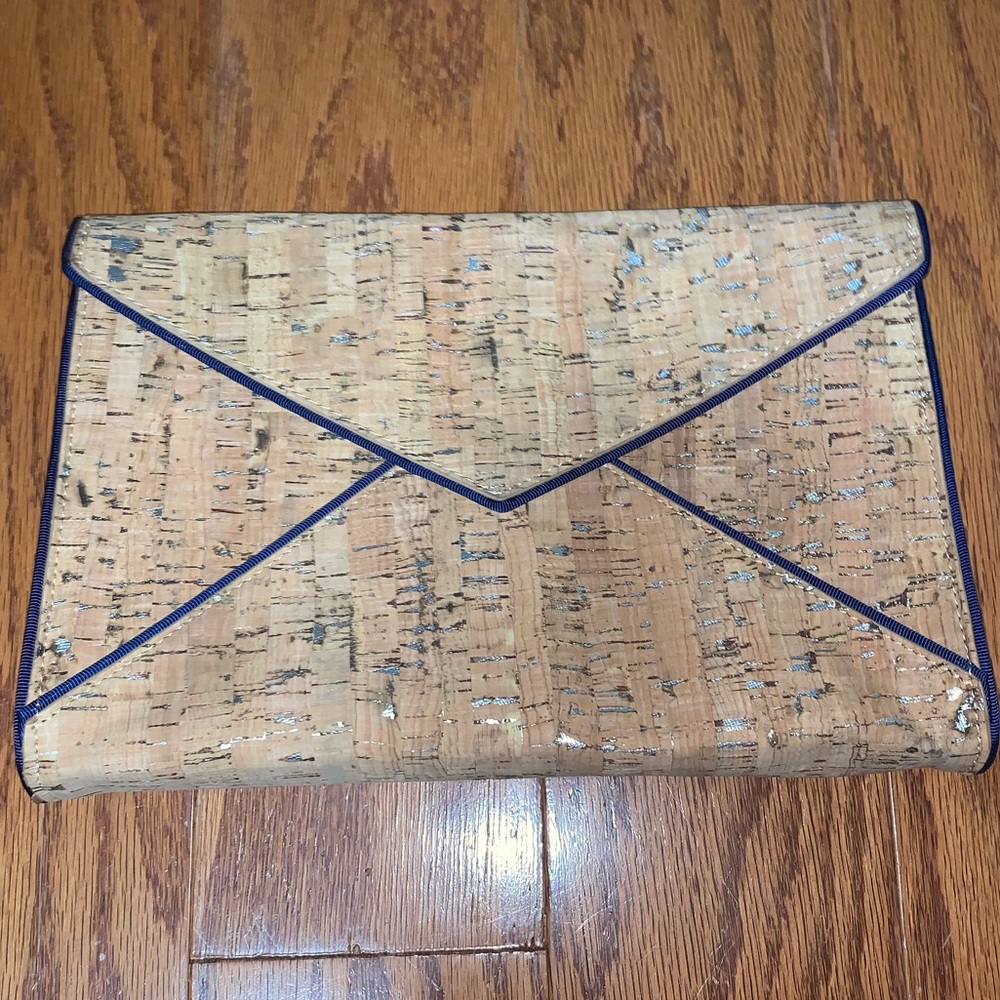 BRAND NEW Hand Clutch
